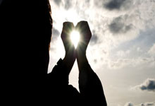 股票配资平台配资炒股:炒股和股票投资的区别-南向资金年度净买入额超1万亿港元 刷新历史纪录